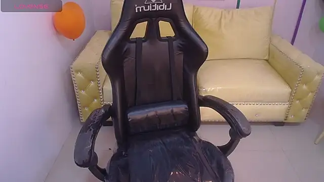 bellatrix_ch (F milf) - FLASH PUSSY 🪄