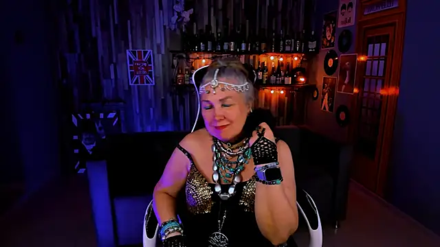 lilamaharani (Ask my age) - Teasing. Show tour with fluffy creatures