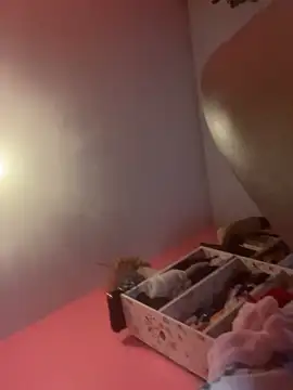 bella_binta (F young) - 3 doigts dans la chatte