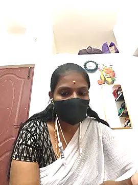 Webcam Model (Tamil_Yalini12)  is live.Free join now!