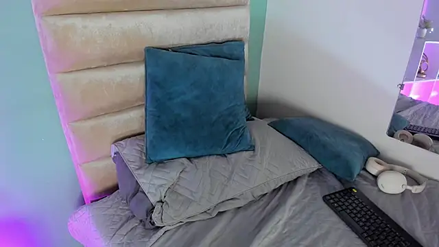 april_swett - April_Swett's free webcam - UK Sex Cams