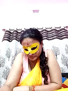 gullapi - Gullapi's free webcam - UK Sex Cams