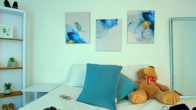 isabella_harley (F milf) - cream on my tits