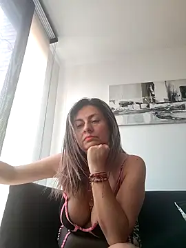 Webcam Model (Latiinvenushot)  is live.Free join now!