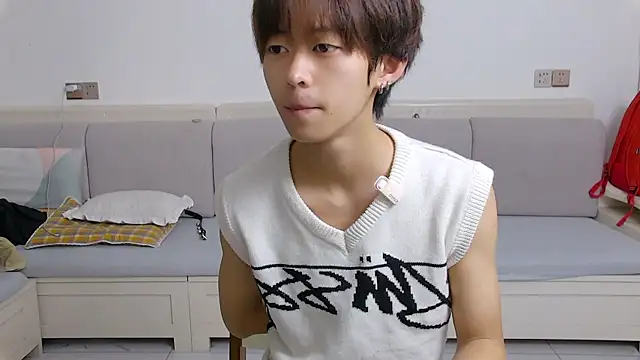 buding-001 Live Webcam on Stripchat