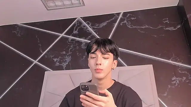 aerumchae (M twink) - 3 fingers in my ass💦🔥