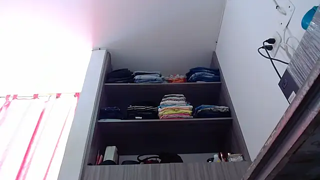 nicolle_milf1978 live sex cam