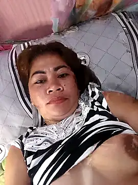 sweetchubbymommy_02 - SweetChubbyMommy_02's free webcam - UK Sex Cams