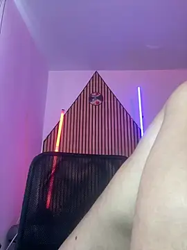 magnumchris - Magnumchris's free webcam - UK Sex Cams