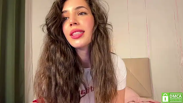 lolateasex (F young) - fingering pussy