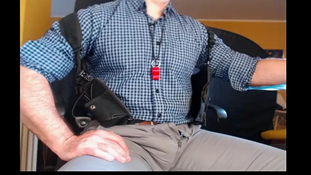 coach_85 (Ask my age) - FLASH UNCUT DICK