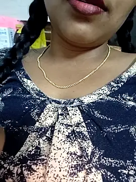 hot-tinaa (F young) - Boobs Show