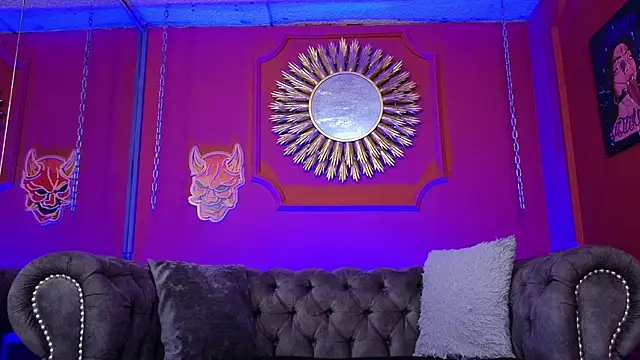 julieta_russell - Julieta_Russell's free webcam - UK Sex Cams