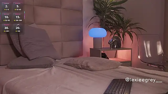 lexiee_grey_ webcam