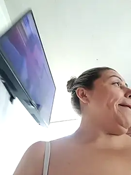 Webcam Model (maynor_1998)  is live.Free join now!