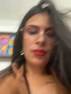 Astrid-- live sex cam