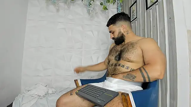 LeonidasKaiser live sex cam