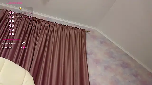 Chloe_princesss live sex cam