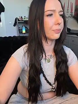 Webcam Model (Trixie-Tainted)  is live.Free join now!