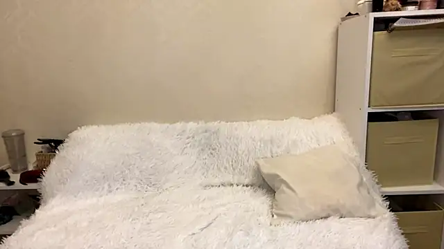 jonnaszerszen (F teen) - I want lick/bite my lips/finger