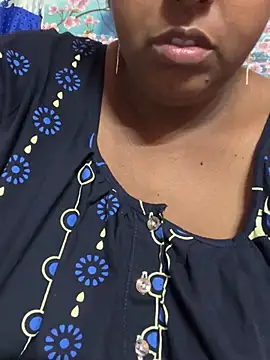 Webcam Model (Beauty-queen) is live