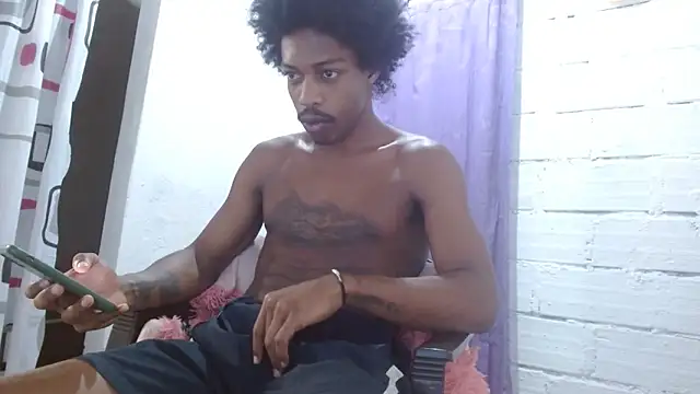 Live gay webcam of Larry-n-clouds