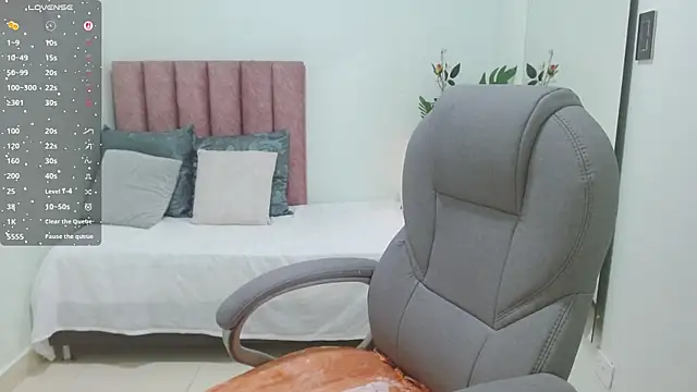 sophia_hadid - Sophia_hadid's free webcam - UK Sex Cams