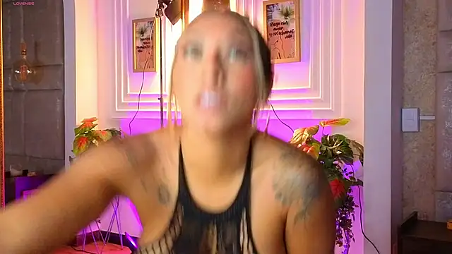 alessialondon - AlessiaLondon's free webcam - UK Sex Cams