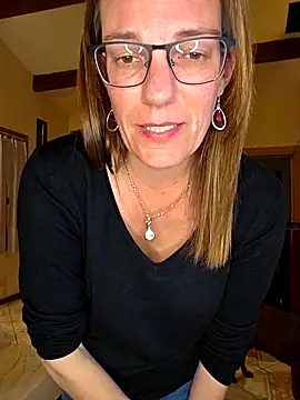 spicelea (F milf) - STRIPTEASE