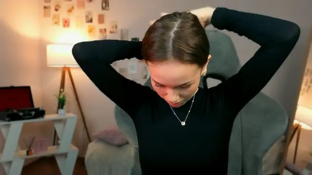 nexorine (F teen) - show belly