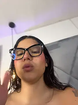 CherrySmirkXXX webcam