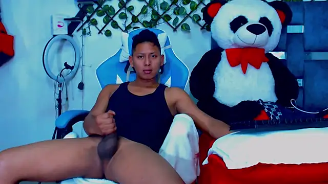 hakim_prettynigg - Hakim_prettynigg's free webcam - UK Sex Cams