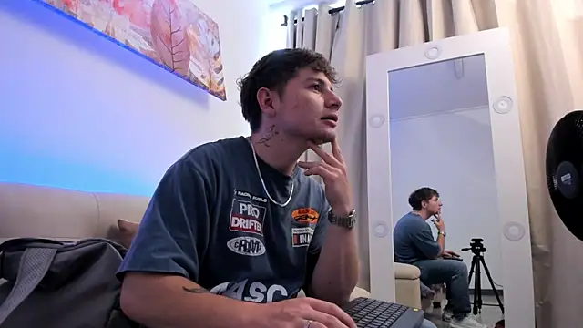 leoo_miller (M young) - spank ass x10 + masturbation 10 min