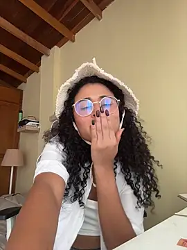 GabriSaenz live sex cam