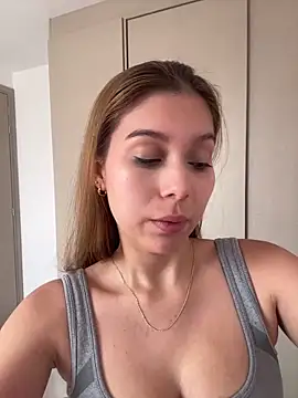 Nikii__ live sex cam