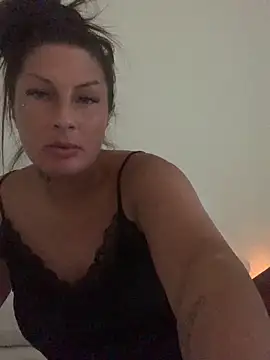 dirtymind30 (F young) - Oil my body and show some ass and pussy