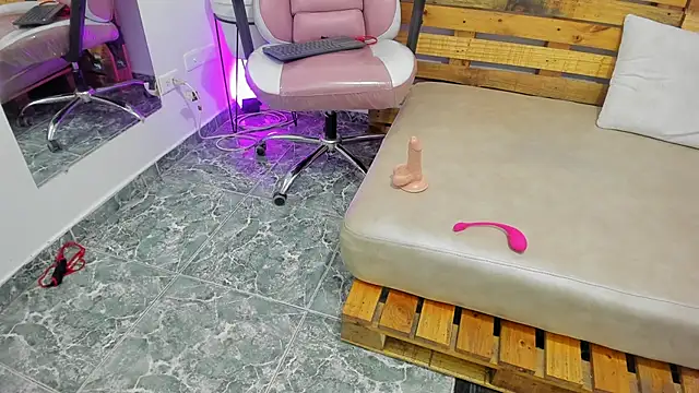 naughty_vanessa_ - Naughty_Vanessa_'s free webcam - UK Sex Cams