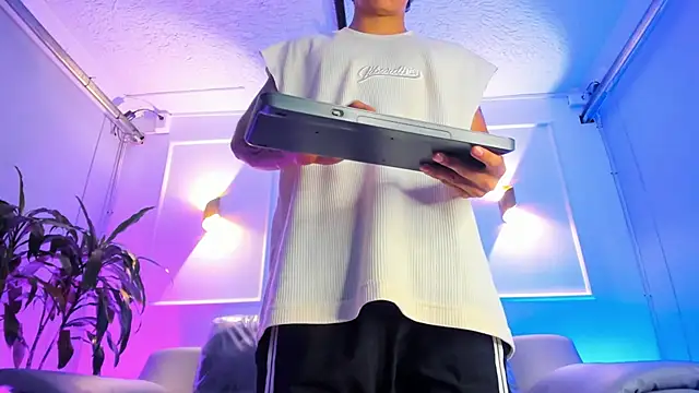 Leo_santoro live sex cam