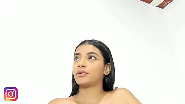 Kloe-squirts live sex cam