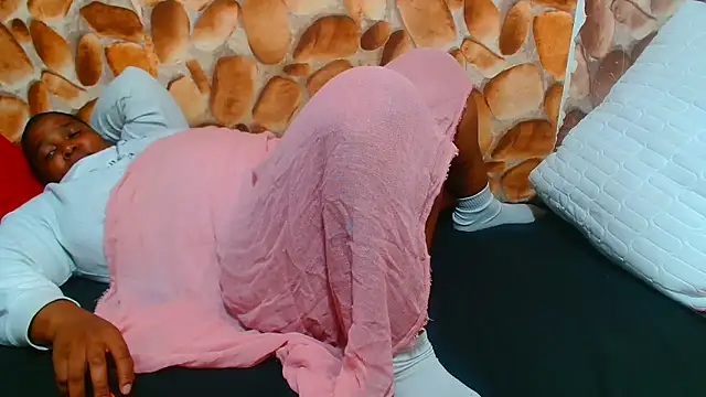 AfricanBigAssxx98 webcam