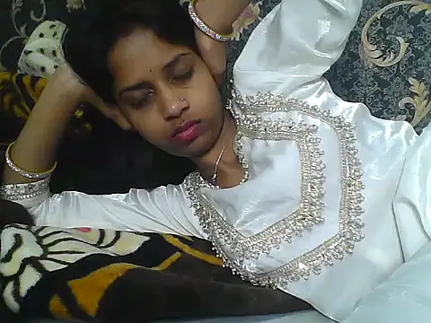 aaliya1993 (F young) - 3 fingers deep in pussy