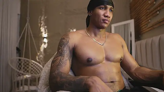 Logan_Varela live sex cam