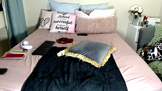 fitselina66 - FitSelina66's free webcam - UK Sex Cams