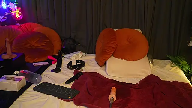 lacie_le_beauty (F milf) - Lovense Toy Control with Squirt