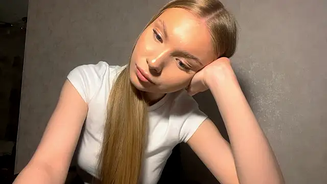 carolinenine - CarolineNine's free webcam - UK Sex Cams