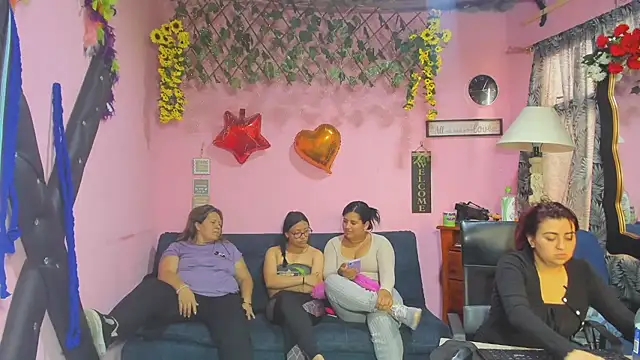 lesbiancuple - Lesbiancuple's free webcam - UK Sex Cams