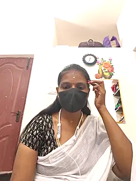 Webcam Model (Tamil_Yalini12)  is live.Free join now!