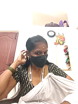 Webcam Model (Tamil_Yalini12) is live