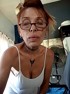 FrozenWaffle live cam profile