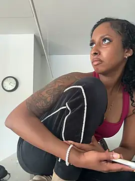 Your_Paris live sex cam